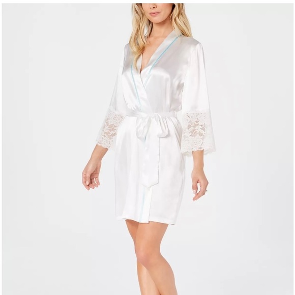 “The Bride” Short Satin Wrap L/XL - Picture 1 of 7